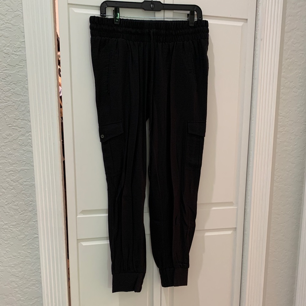 BCBG generation- black cargo jogger pants, M